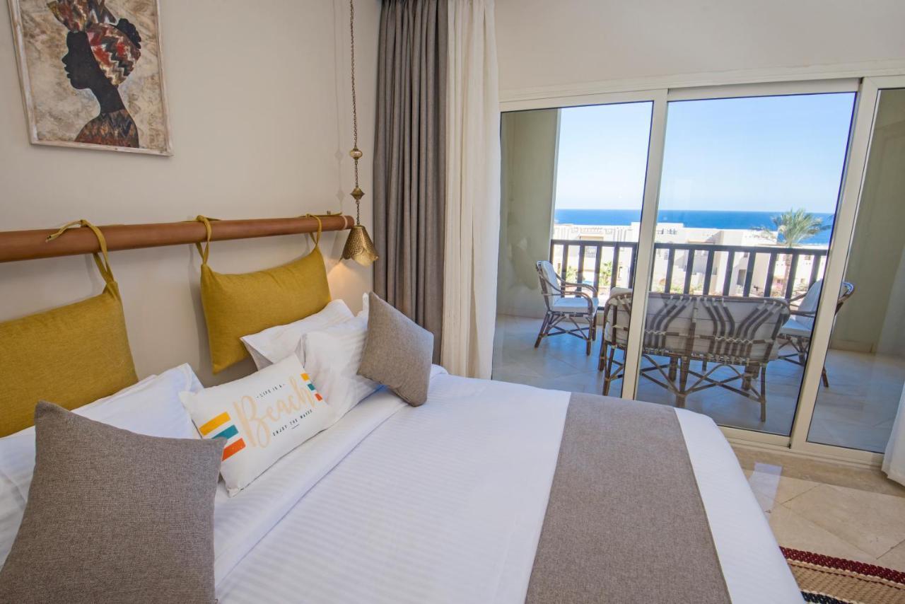 Oskena Azzurra Sahl Hasheesh *