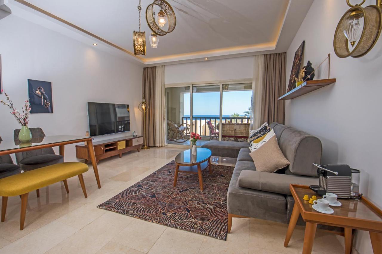 Oskena Azzurra Sahl Hasheesh